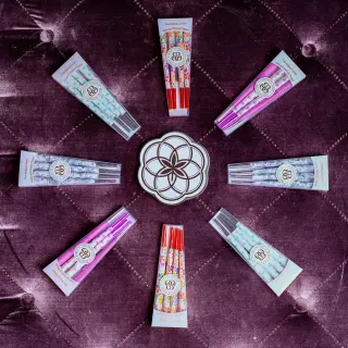 Beautiful Burns Rolling Papers