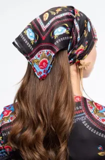 Essence scarf PEACE & CHAOS