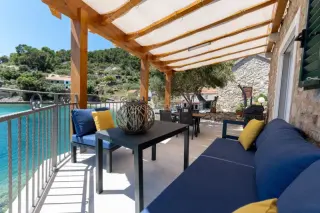 True Retreat in an Island Cove