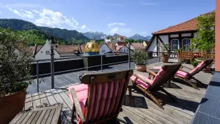 Dachterrasse mit Ausblick auf das Hohe Schloss
