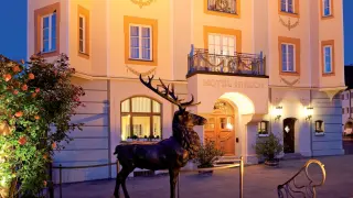 Märchenhafte Außenansicht vom Rosengarten