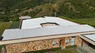 Techos y cubiertas metálicas en Medellín, cubierta campestre vista aérea