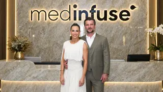 Casal na recepção da MedInfuse