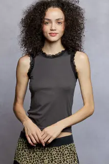 POL Lace-Trim Cropped Tank – Round Neck