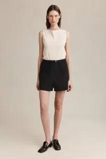 Diya Short — Black