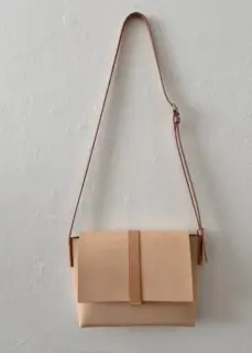 Leather shoulder bag: MARIE (natural)