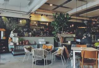 Merging Creativity and Entertainment: How Trendy Restaurants and Online Gambling Can Collaborate