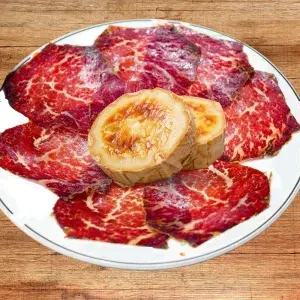 Cecina y queso de cabra