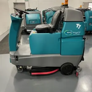 Tennant T7 with 332 hours