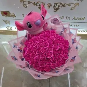 Buchet cu 55 Trandafiri de Sapun Roz, plus Stitch Roz si Ambalaj cu Stitch