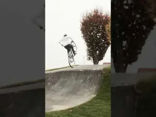 TOP-Freeride Mountainbiker JAKA - Jakob Hartman (SLO / CAN) - zeigt euch, was der Pumptrack Lebring zu bieten hat. Als Trailbauer hat er sogar an der Erstellung des Pumptrack Lebring mitgewirkt. In 3 