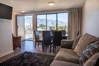 Interior view of Lake View Apartment