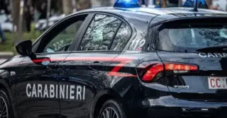 Uomo ferito da un colpo di pistola al piede a Palermo, indagano i carabinieri