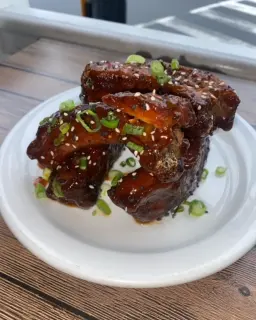 Stickey thia ribs