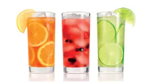 Čaše aromatiziranih napitaka